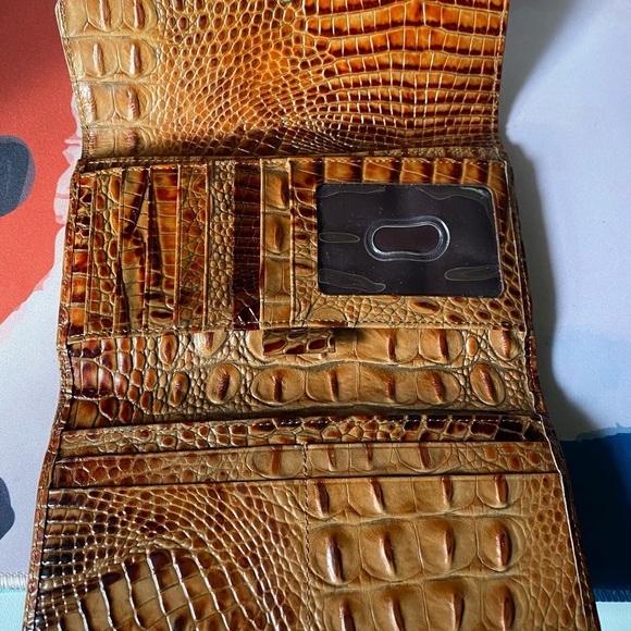 Brahmin Melbourne Trifold Leather Wallet - Picture 3 of 4